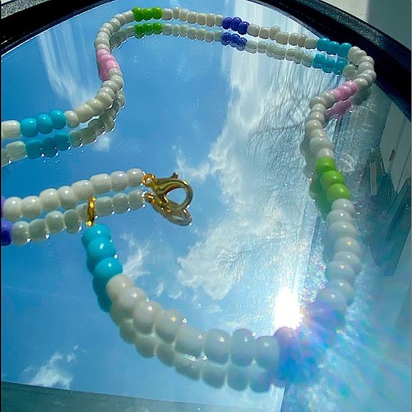 Beaded necklace - Picture 2 of 9